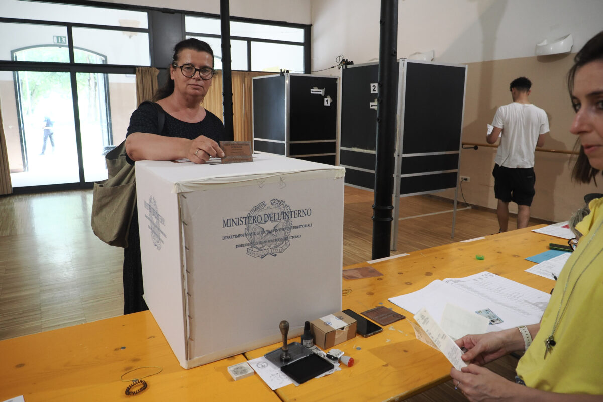 FdI accelera su legge elettorale e premierato. Schlein sfida Meloni ad Atreju