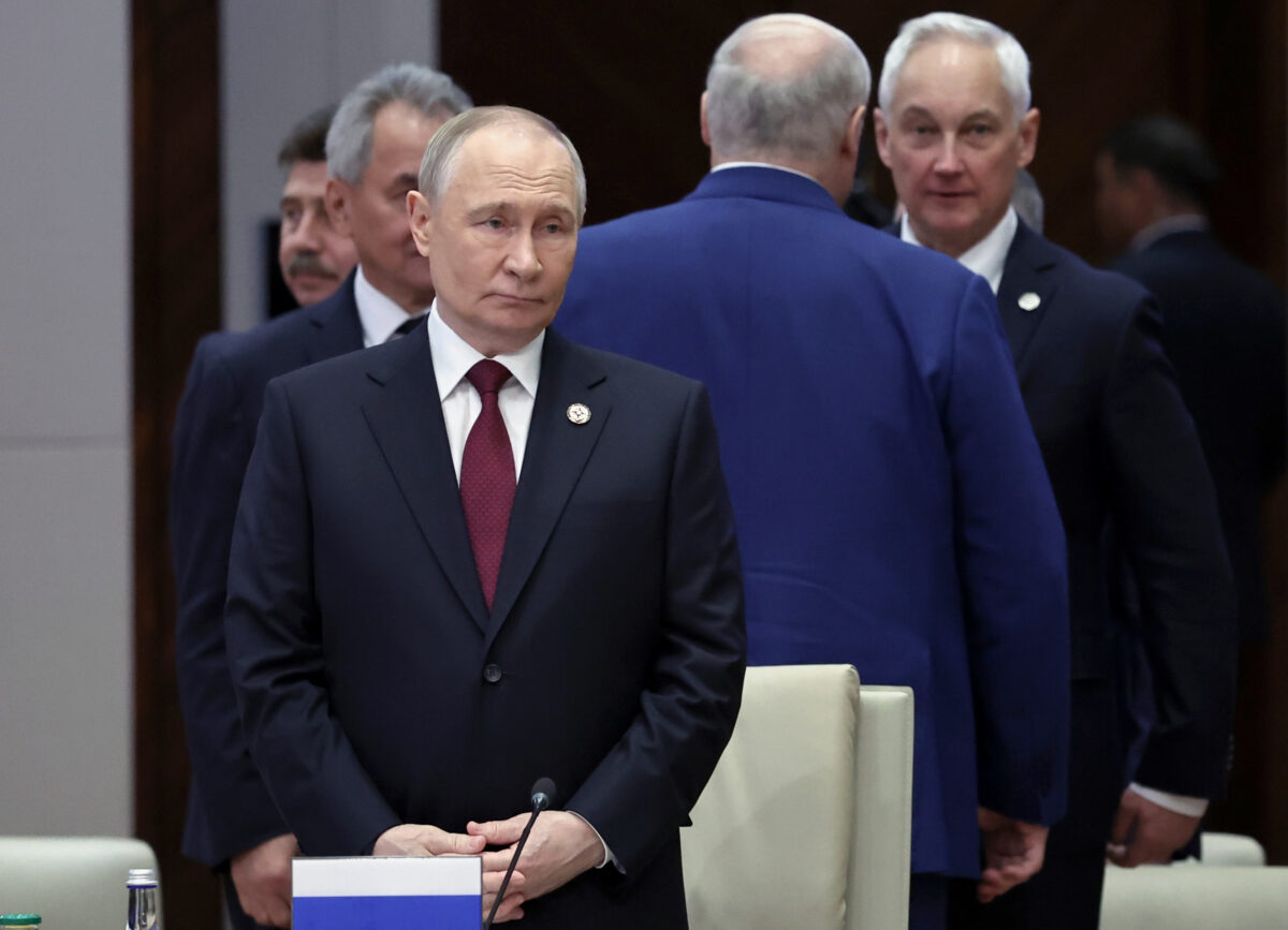 Ucraina, Putin: “Pronti a discutere seriamente del piano Usa”