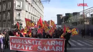 Sciopero generale, migliaia a Napoli contro la manovra del Governo