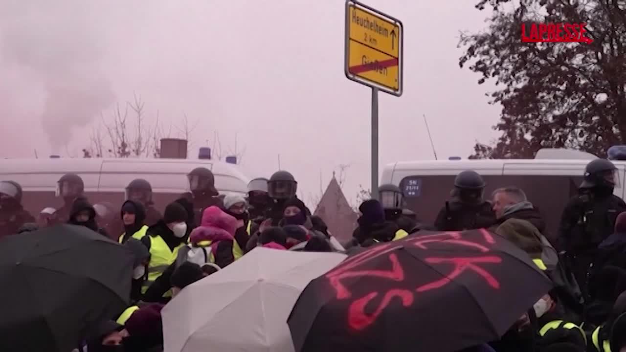 Germania, proteste e scontri a Giessen a nascita organizzazione giovanile Afd Germania, proteste e scontri a Giessen a nascita organizzazione giovanile Afd