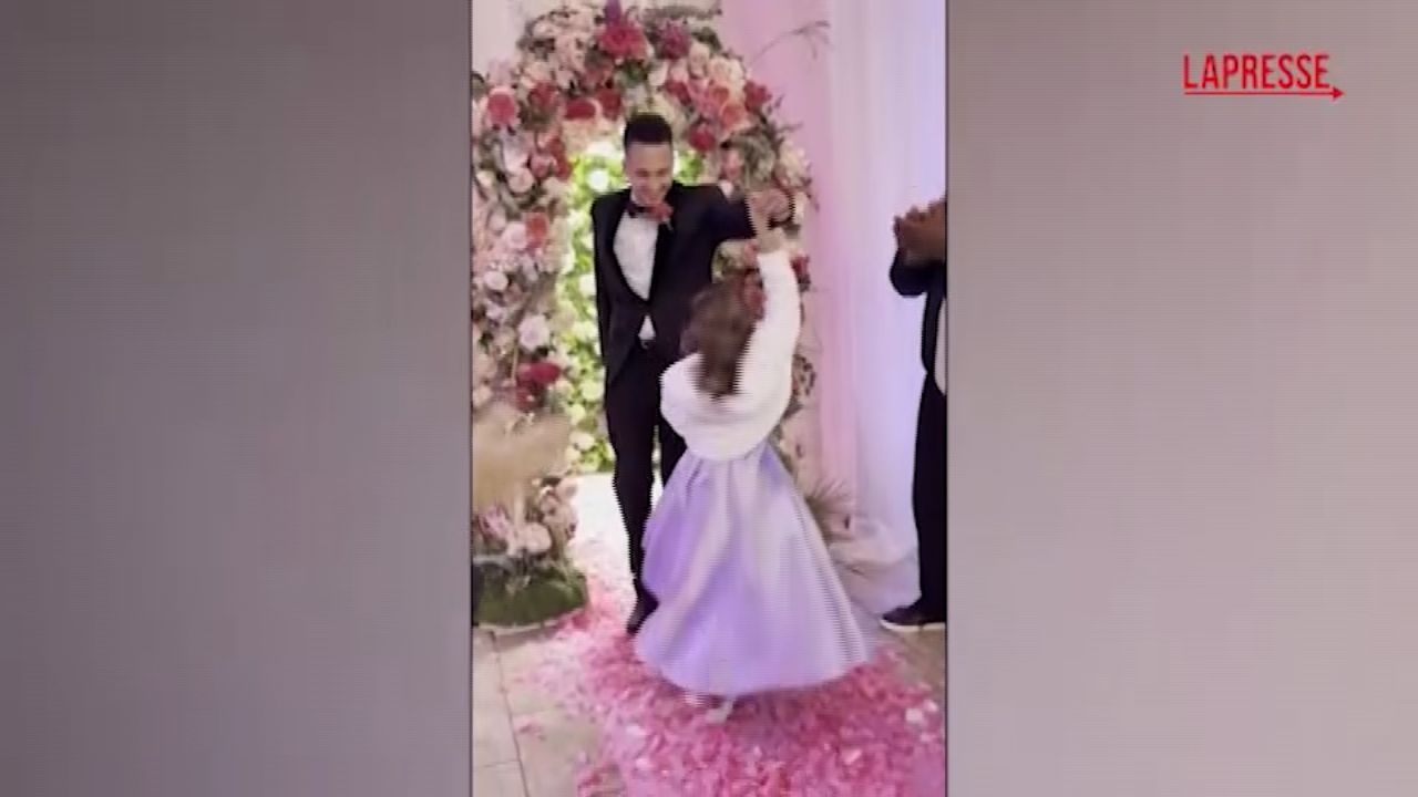 Usa, padri detenuti in prigione in Louisiana ballano con le proprie figlie