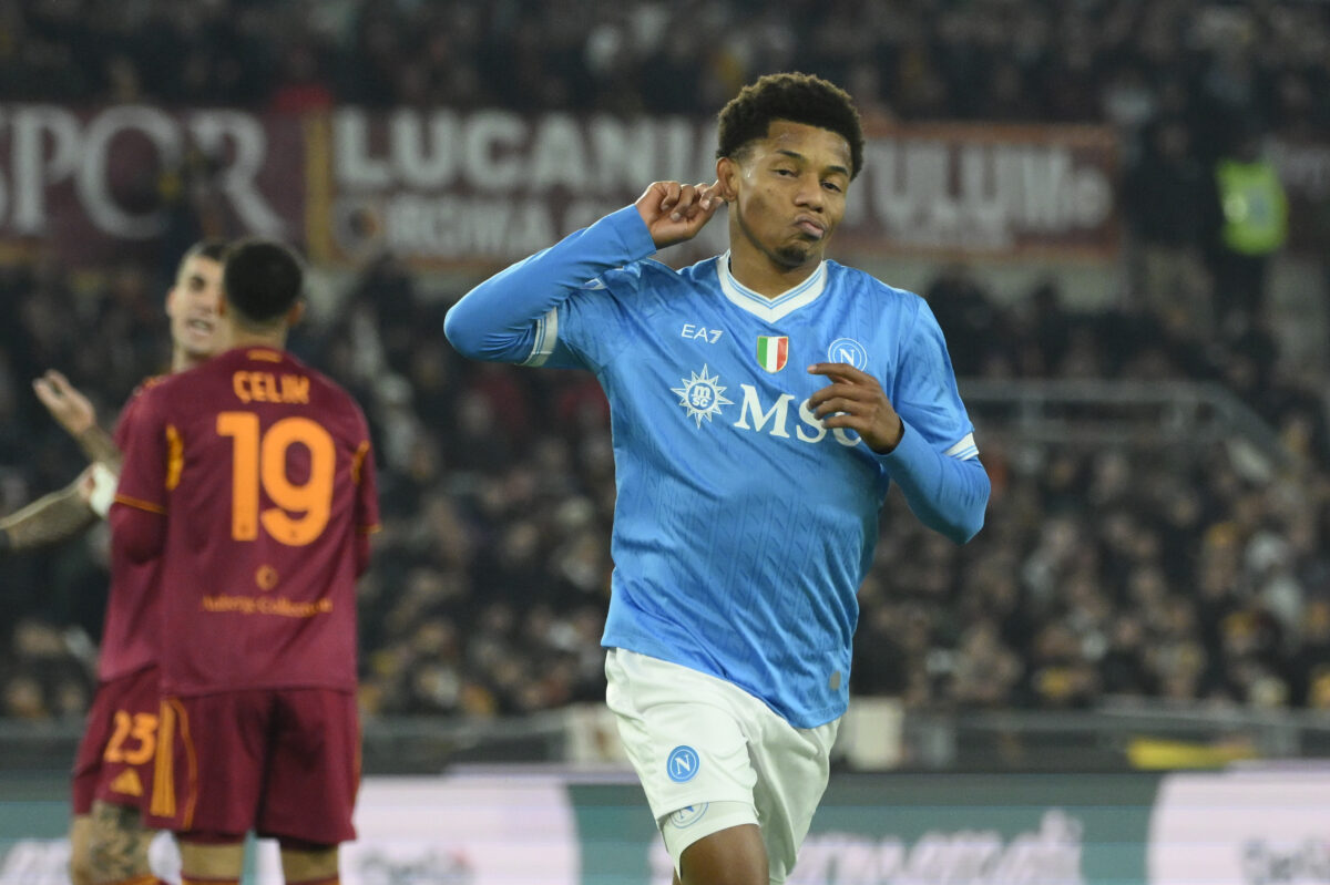 Roma Napoli 0 1, il gol di Neres porta Conte al primo posto insieme al Milan Roma Napoli 0 1, il gol di Neres porta Conte al primo posto insieme al Milan