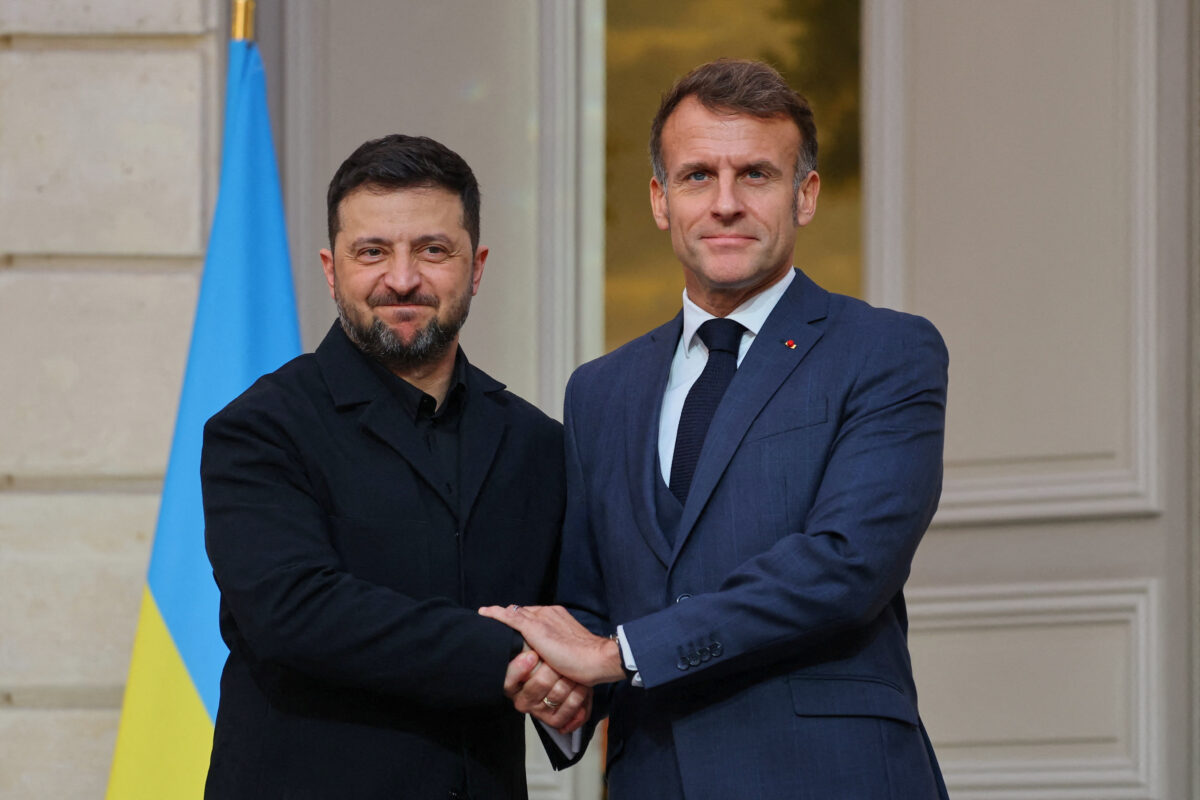 Ucraina, Zelensky oggi atteso a Parigi da Macron – La diretta