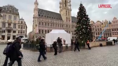 Belgio, pole­mica a Bruxelles per il presepe “senza volto”
