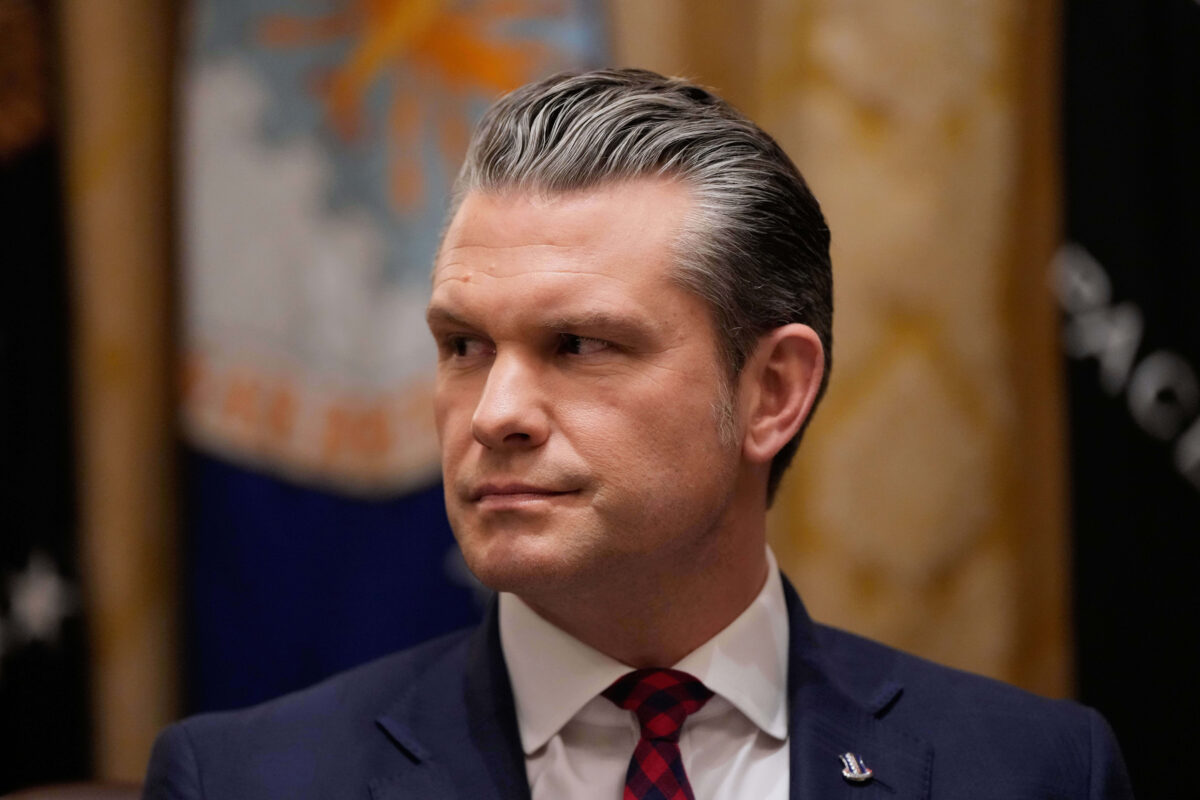 Venezuela, Hegseth: “Attacchi contro barche narcos sono appena iniziati”