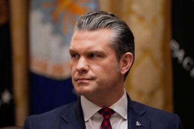 Venezuela, Hegseth: “Attacchi contro barche narcos sono appena iniziati”