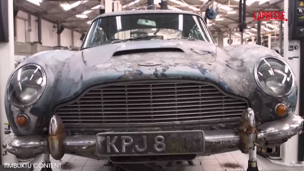 Da vecchio rottame a gioiello a quattro ruote: il restauro della storica Aston Martin è sorprendente