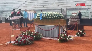 Pietrangeli, da Panatta a Malagò: tutti in fila per il commosso omaggio al Foro Italico