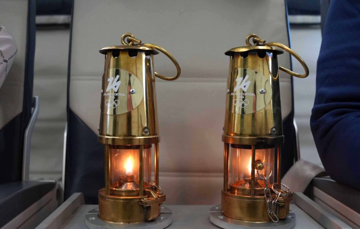 milano cortina 2026 la fiamma olimpica 232 arrivata in italia da Lapresse.it milano cortina 2026 la fiamma olimpica 232 arrivata in italia