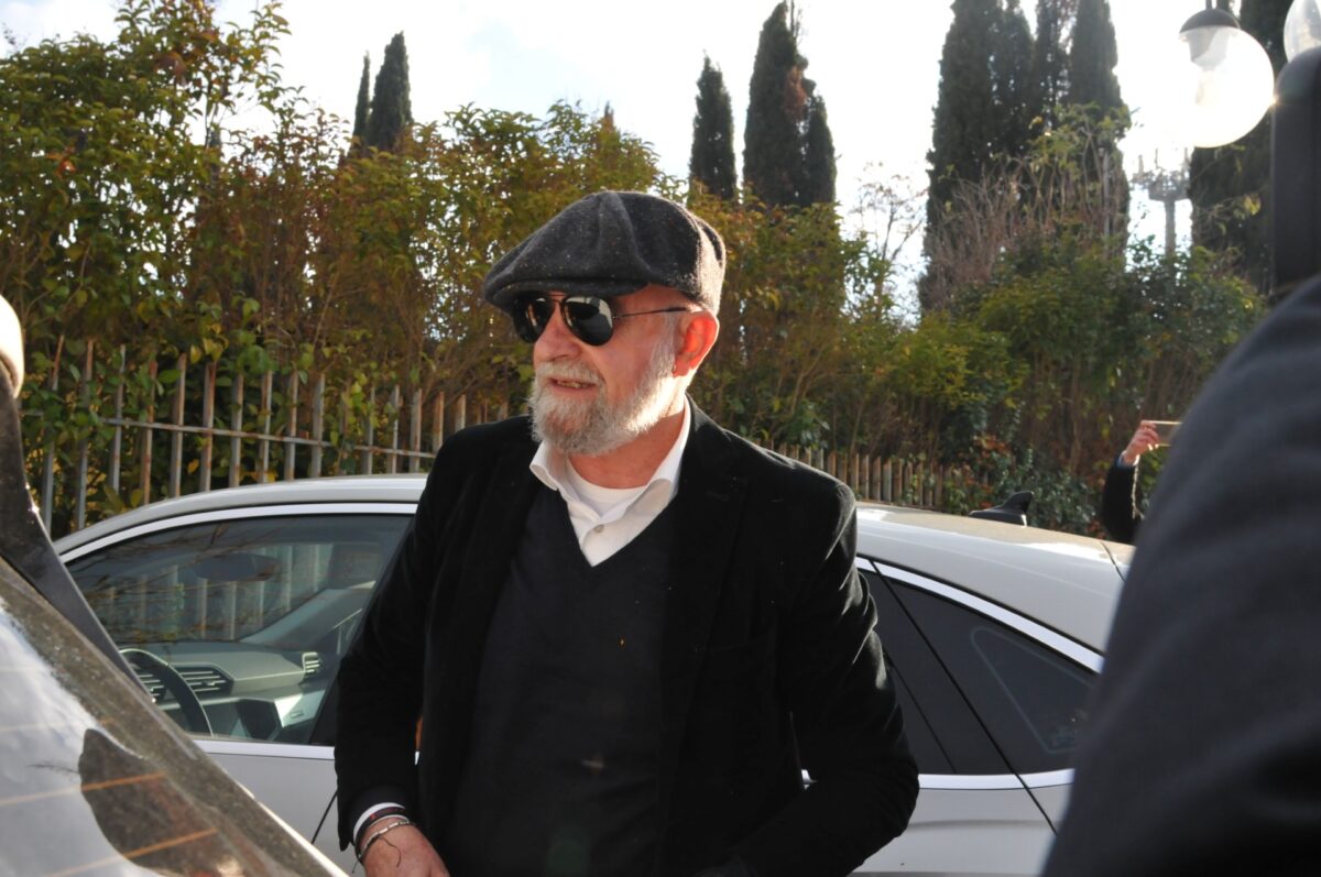 Famiglia nel bosco, tribunale si riserva: i tre figli restano per ora in casa-famiglia Famiglia nel bosco, tribunale si riserva: i tre figli restano per ora in casa-famiglia