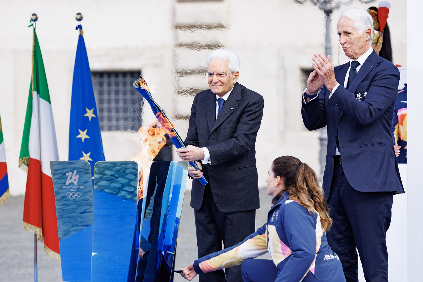 Milano Cortina 2026, Mattarella accende il braciere dei Giochi: “Speriamo in tregua olimpica”. Buonfiglio: “Russia ha firmato”