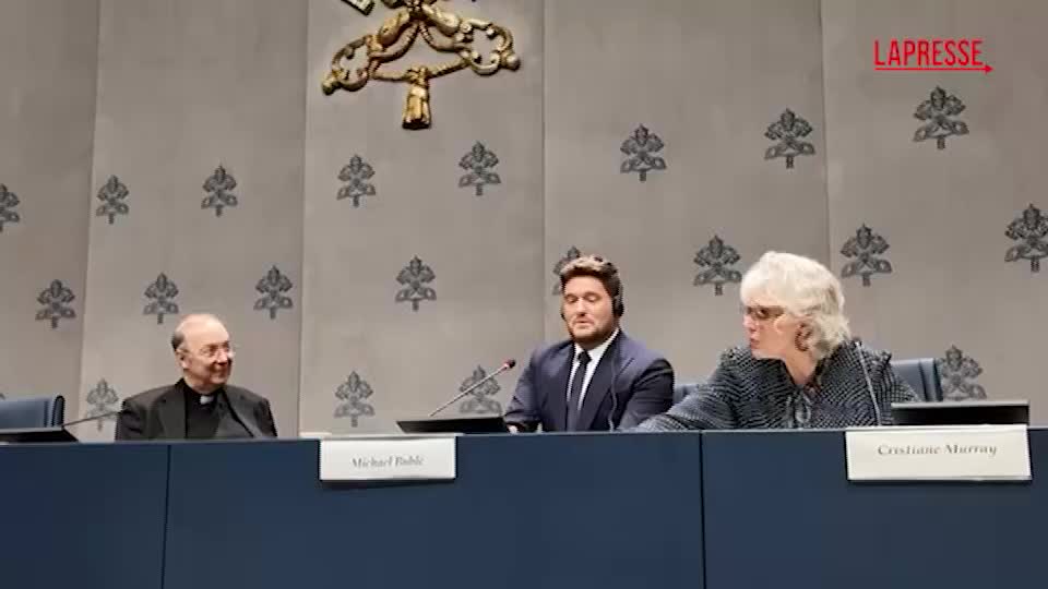 Vaticano, Michael Bublé improvvisa l