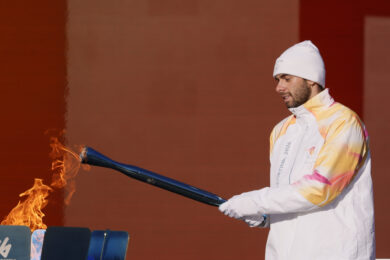 Milano-Cortina 2026, è partito da Roma il viaggio della fiaccola olimpica – la diretta