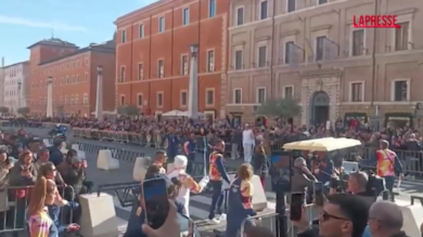 Milano-Cortina 2026: la fiamma olimpica passa dal Vaticano