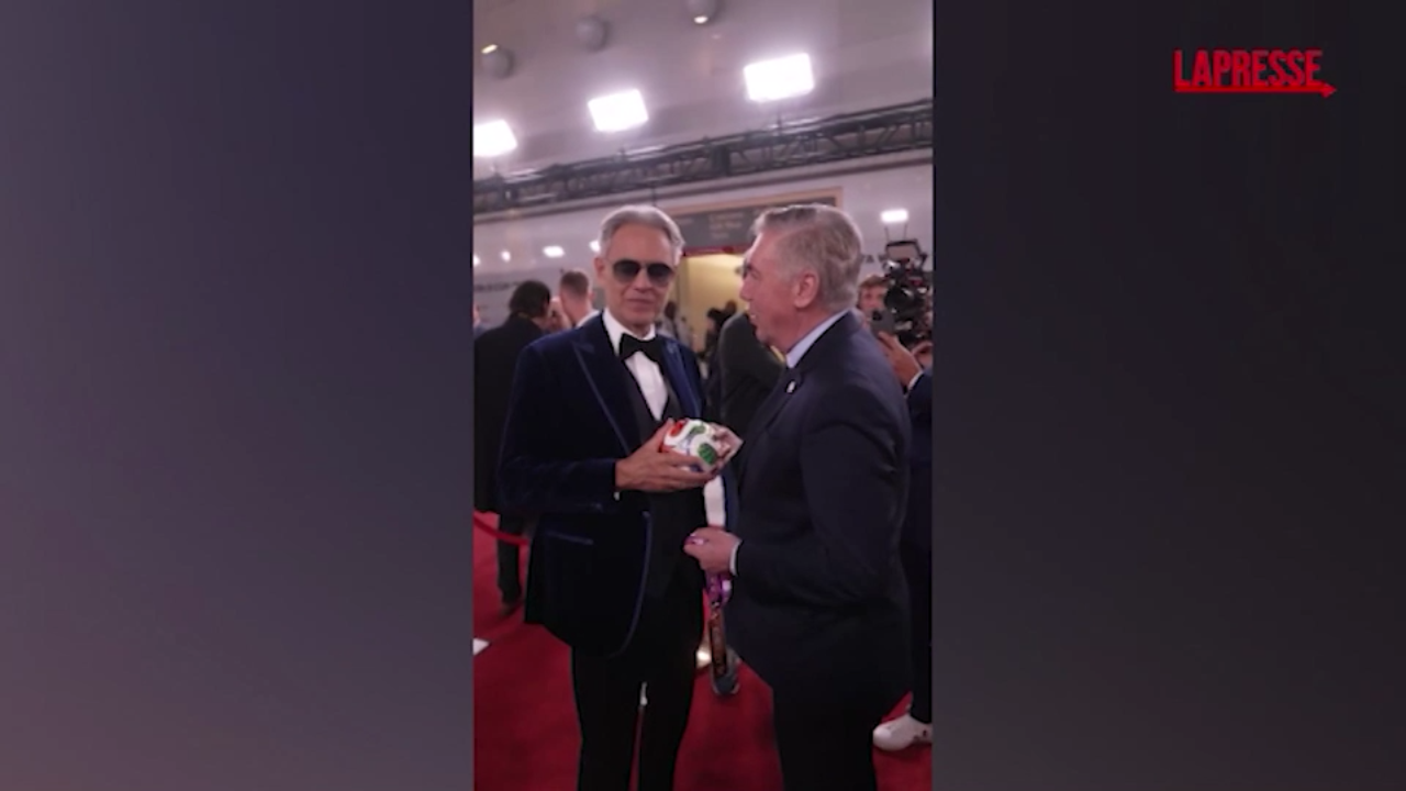 Mondiali 2026, l’interpretazione di Bocelli con ‘Nessun Dorma’ apre la cerimonia sorteggio