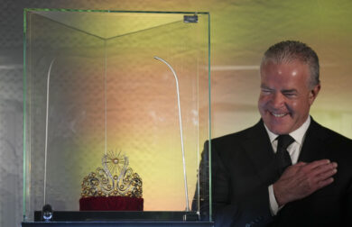 Messico, congelati i conti del co-proprietario di Miss Universo per indagine su traffico di armi e droga