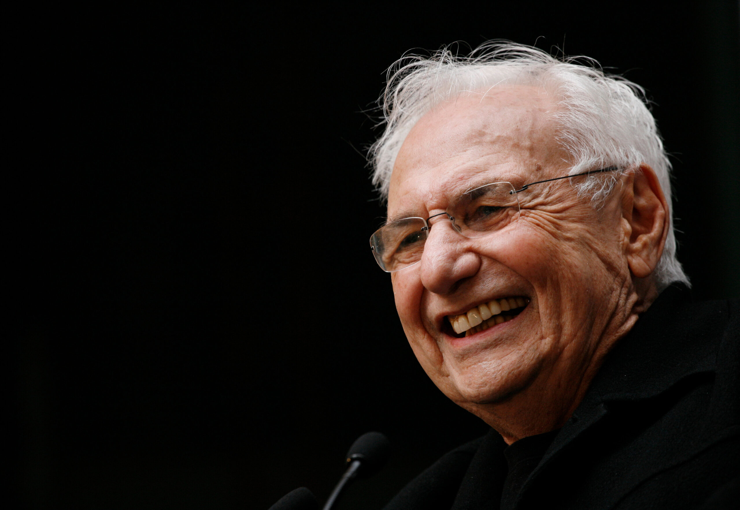 Frank Gehry, è morto a 96 anni il celebre architetto