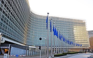 Ue risponde a Trump: “Sulle nostre regole decidiamo noi”