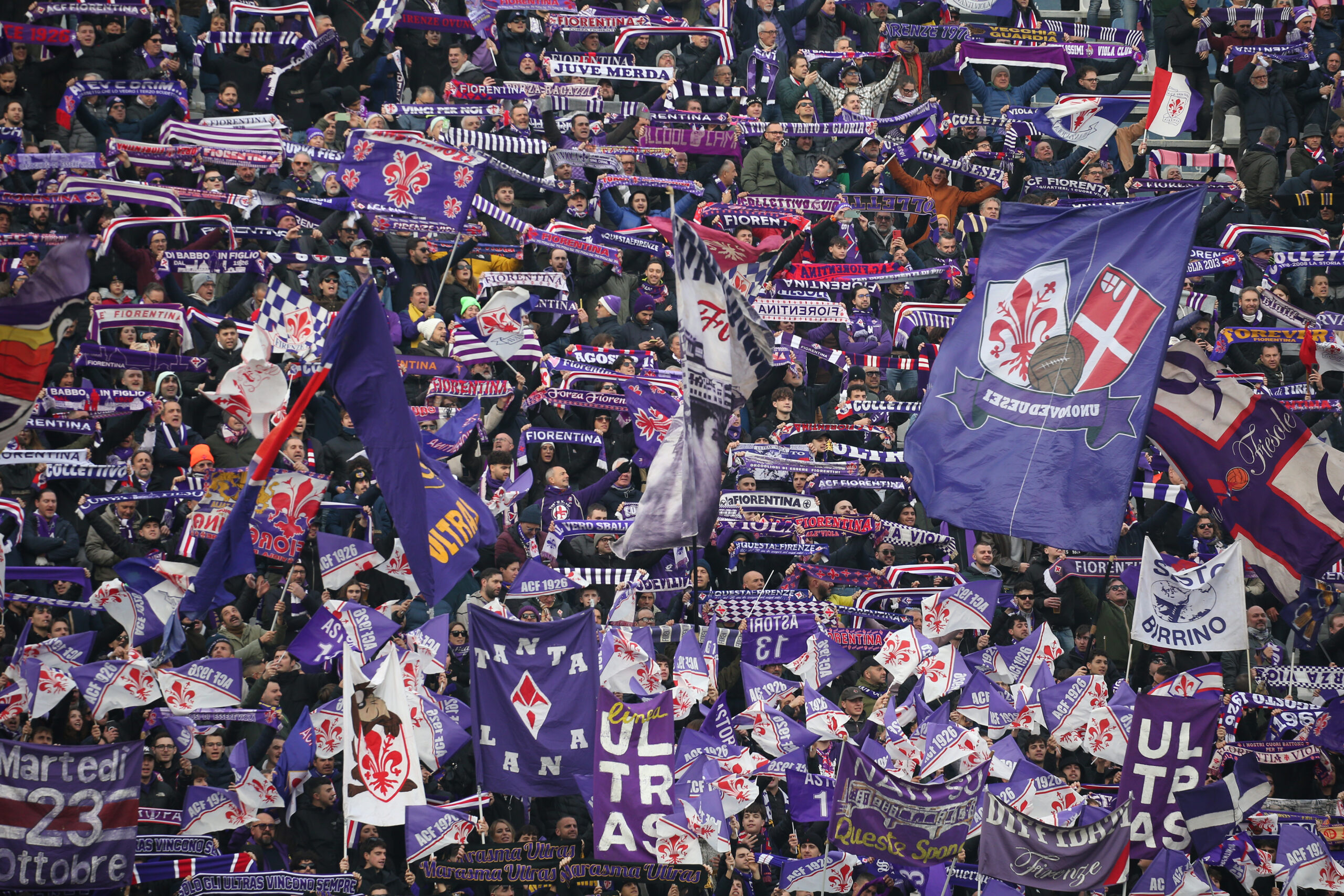 Fiorentina, minacce social ai giocatori: la condanna della società