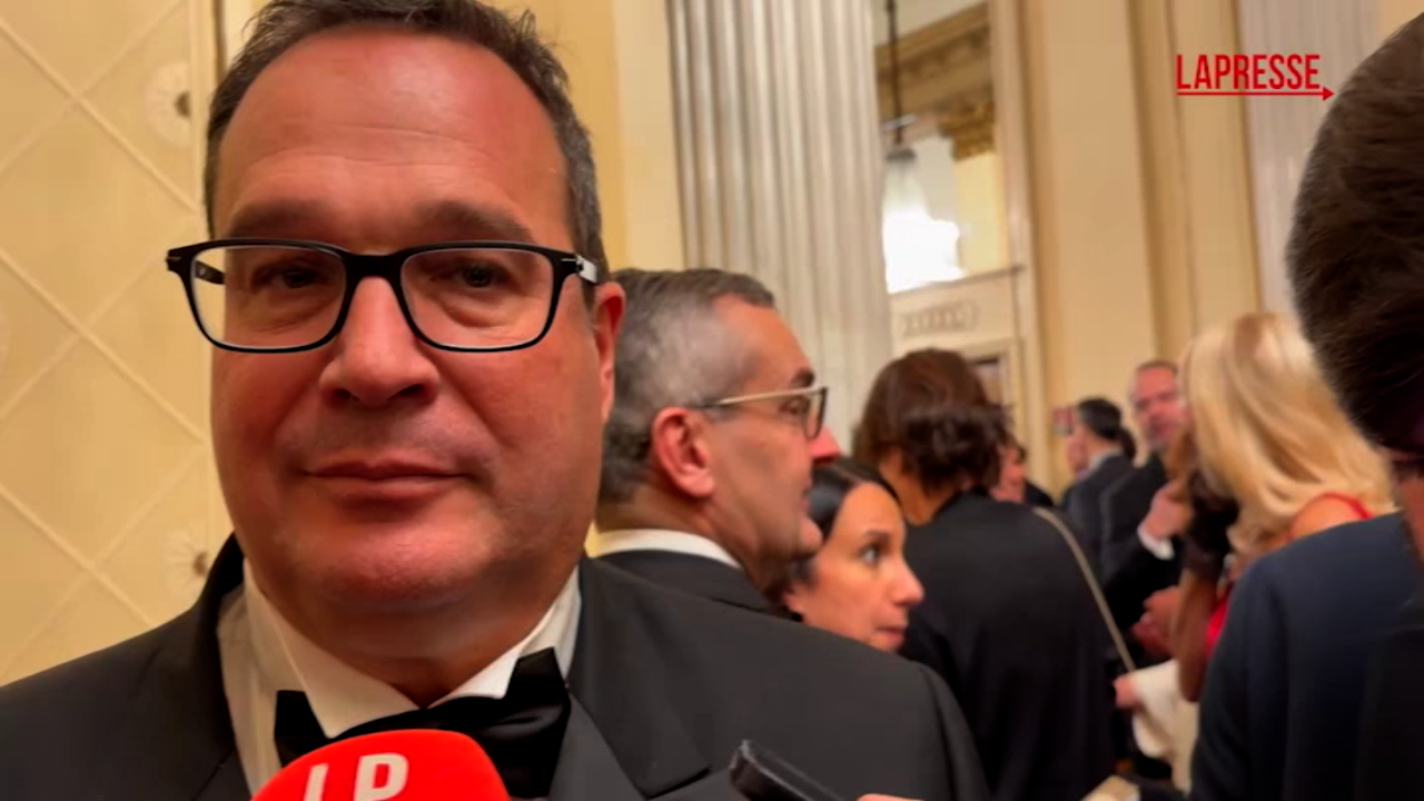 lega durigon calenda si tatuasse bandiera italia non ucraina da Lapresse.it lega durigon calenda si tatuasse bandiera italia non ucraina