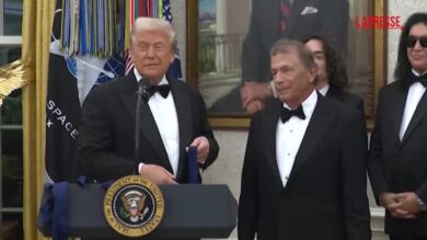 Trump premia Stallone, Gloria Gaynor e George Strait ai Kennedy Center Honors