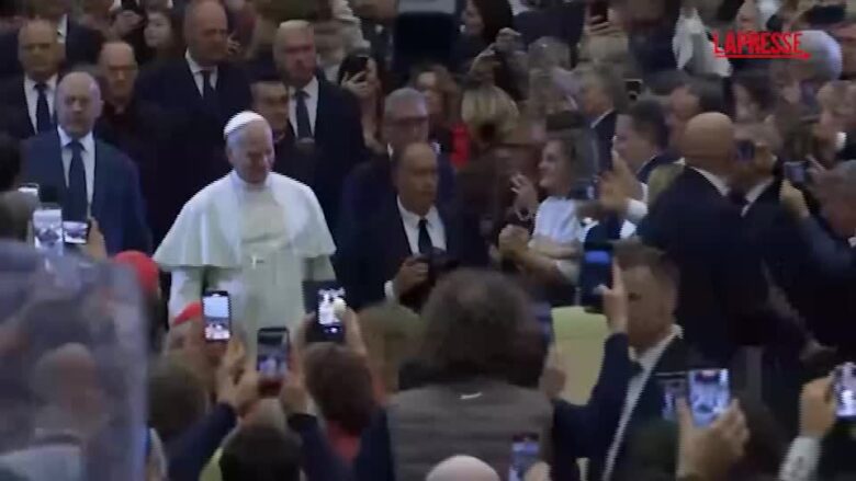 Michael Bublé emoziona in Vaticano al Concerto con i Poveri con Papa Leone XIV