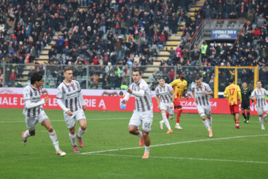 Cremonese-Lecce 2-0, decisivi i gol di Bonazzoli e Sanabria