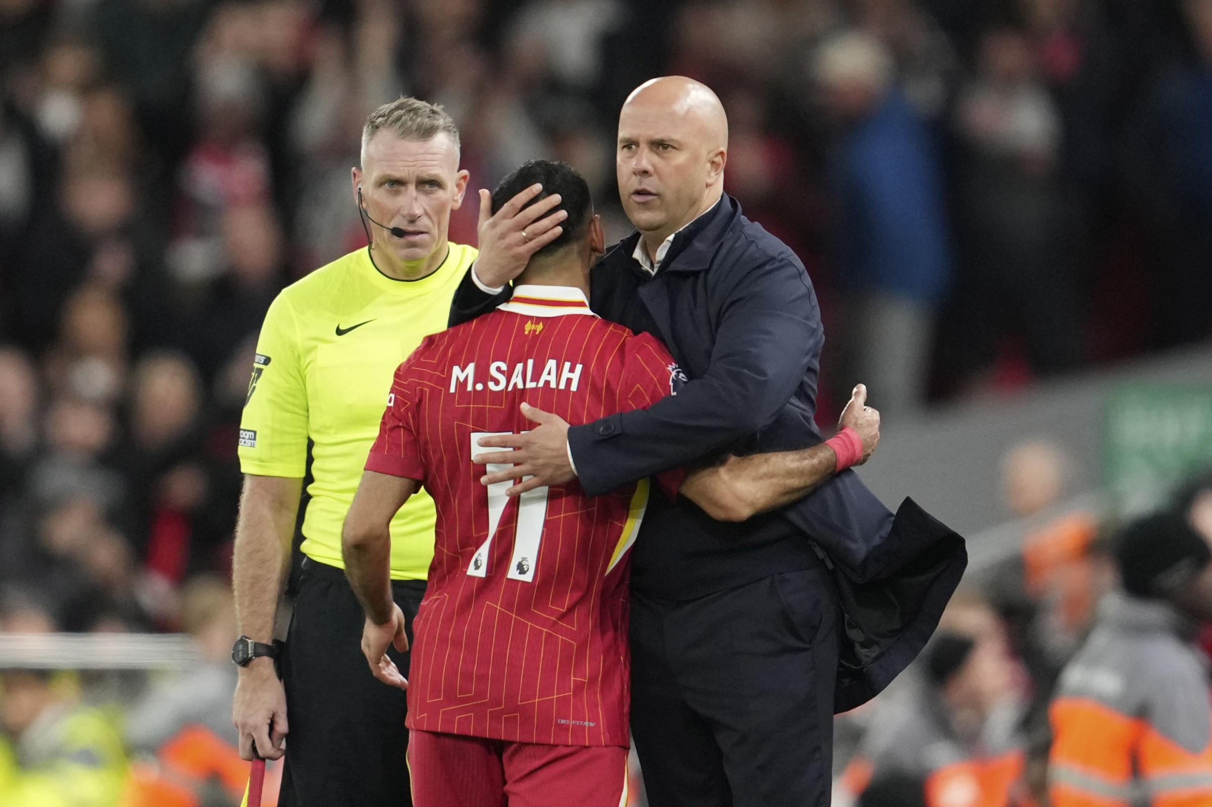 Liverpool, Salah esplode contro Slot: “Promesse non mantenute, mi sento scaricato” Liverpool, Salah esplode contro Slot: “Promesse non mantenute, mi sento scaricato”