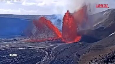 Kilauea torna a eruttare alle Hawaii: spettacolari fontane di lava nella Big Island