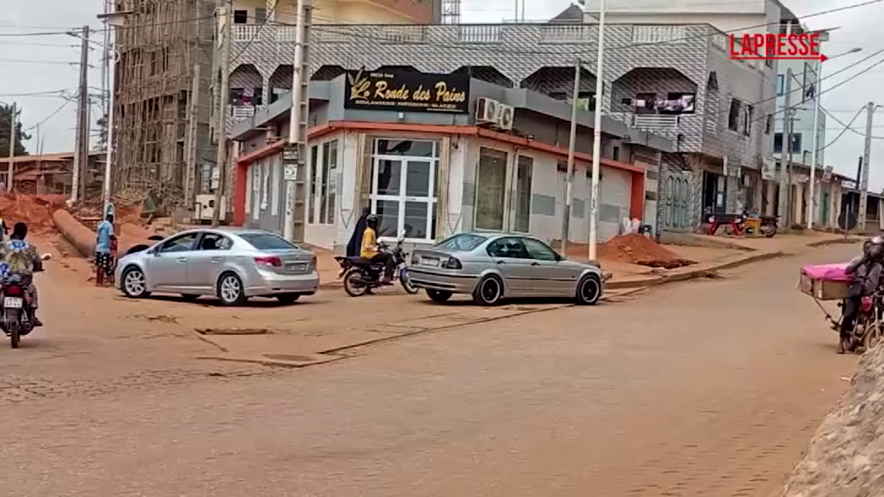 Benin, sventato tentativo di golpe: le immagini da Cotonou Benin, sventato tentativo di golpe: le immagini da Cotonou