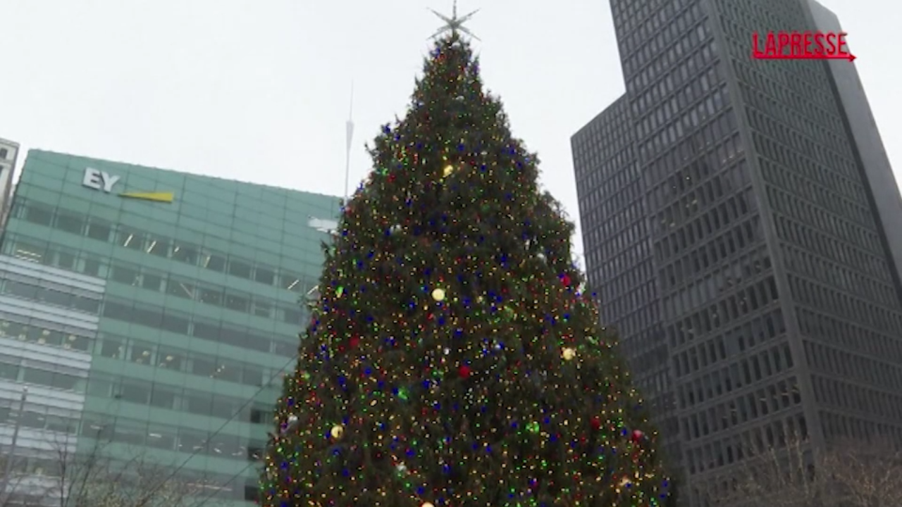 Detroit si prepara al Natale con decorazioni e addobbi