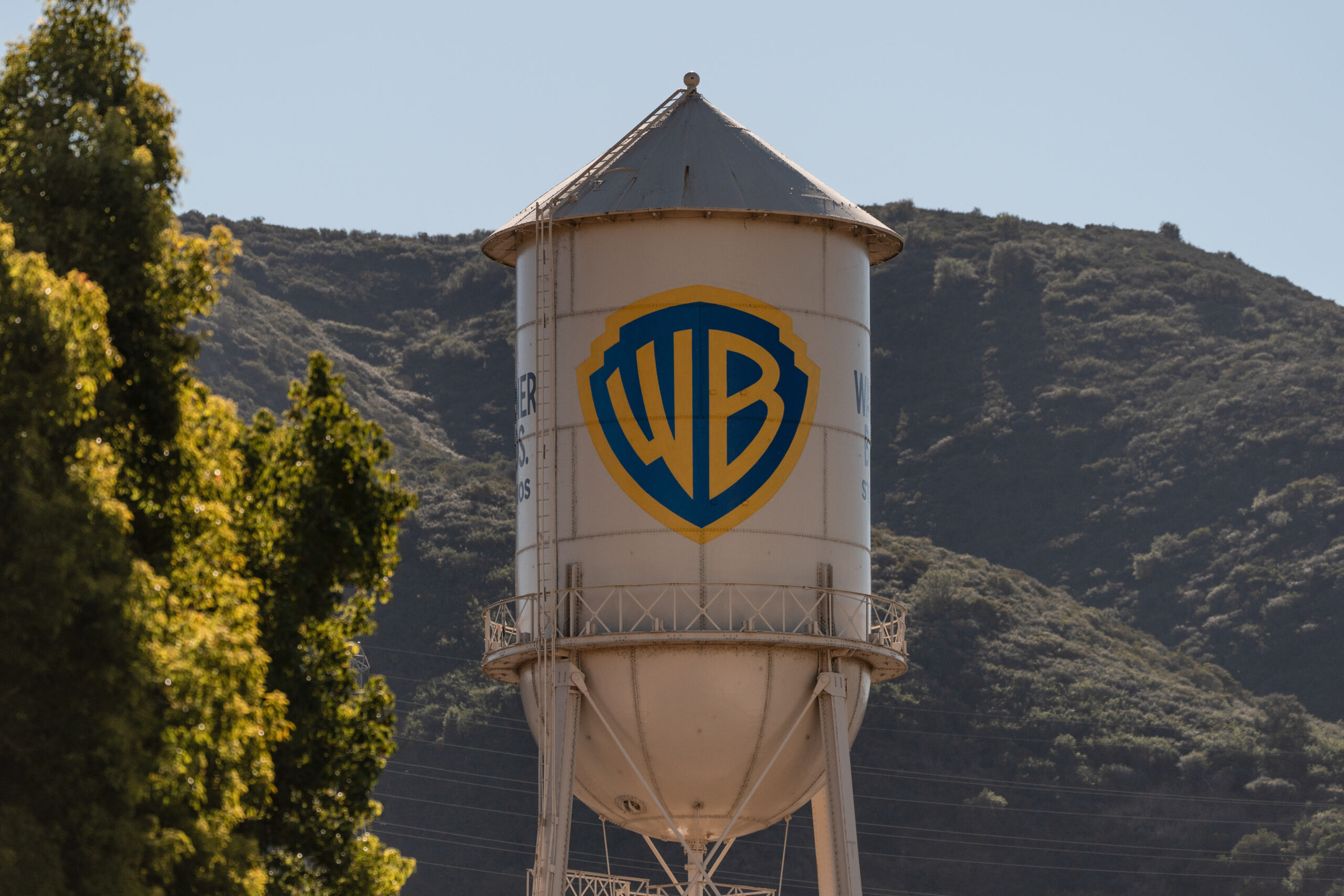 Paramount sfida Netflix, lancia un’offerta ostile su Warner Bros Discovery Paramount sfida Netflix, lancia un’offerta ostile su Warner Bros Discovery