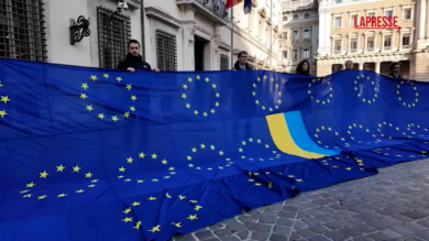 Zelensky a Roma, il presidio di +Europa: "Meloni esca dall'ambiguità"