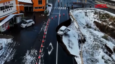 Terremoto magnitudo 7.6 in Giappone: un furgoncino intrappolato in una voragine