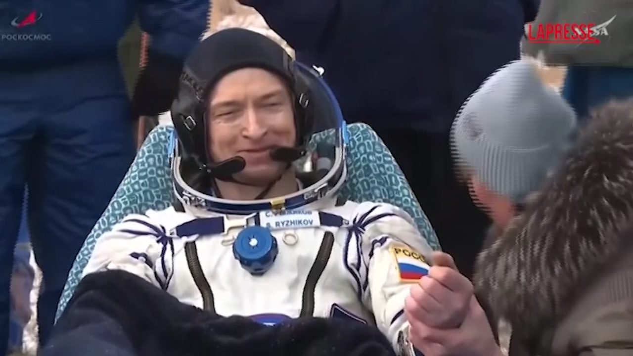 Un astronauta e due cosmonauti tornano sulla Terra dalla Stazione Spaziale Internazionale Un astronauta e due cosmonauti tornano sulla Terra dalla Stazione Spaziale Internazionale