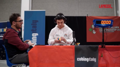 Cubo di Rubik in 6,49 secondi: si conferma campione italiano Valerio Locatelli