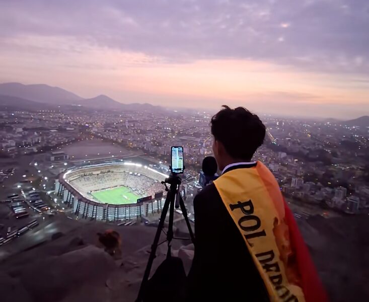 copa libertadores 15enne aspirante giornalista respinto allo stadio fa la telecronaca da una collina e diventa star di tiktok