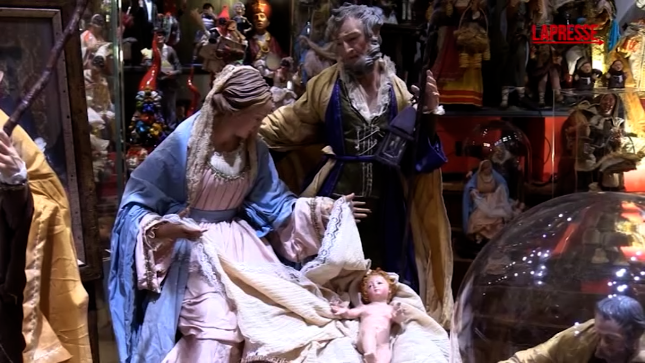 Presepe, a San Gregorio Armeno è Giorgio Armani la statuina più richiesta Presepe, a San Gregorio Armeno è Giorgio Armani la statuina più richiesta