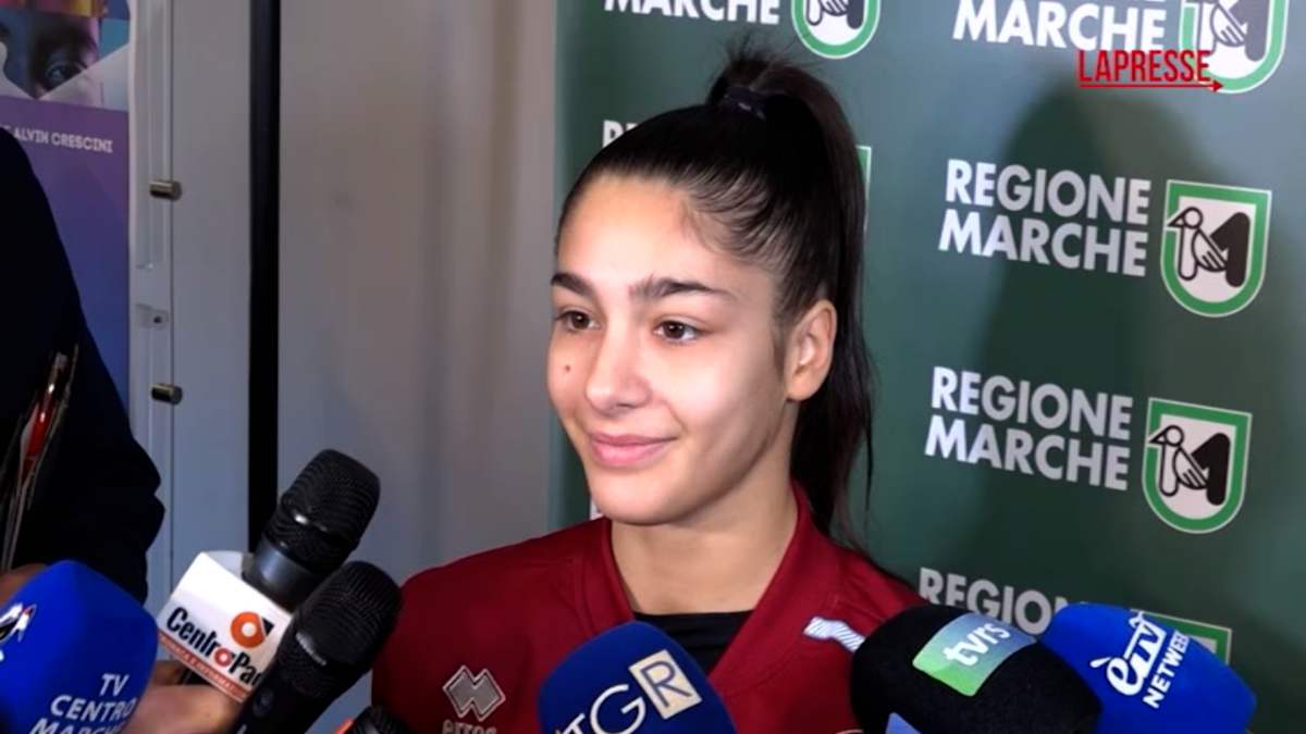 Sofia Raffaeli, la campionessa olimpica di ginnastica ritmica riceve il Picchio d’Oro: “Un onore”