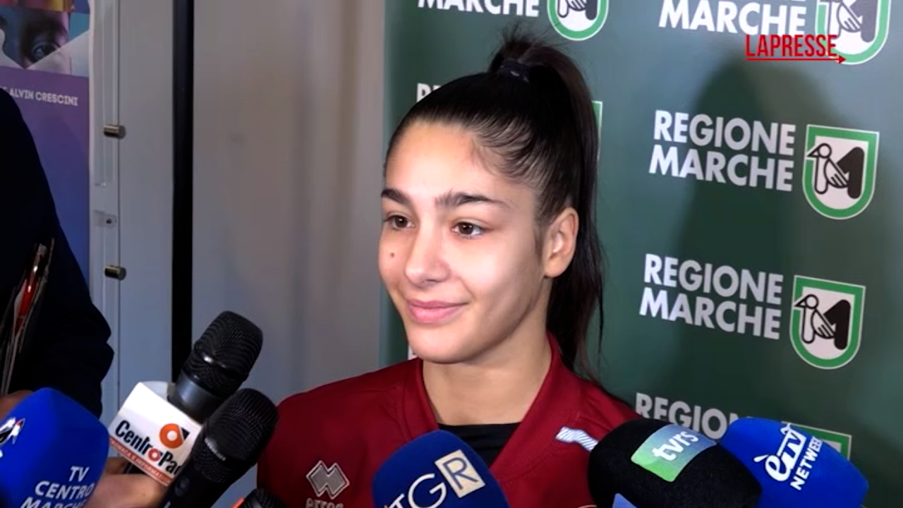 Sofia Raffaeli, la campionessa olimpica di ginnastica ritmica riceve il Picchio d Sofia Raffaeli, la campionessa olimpica di ginnastica ritmica riceve il Picchio d