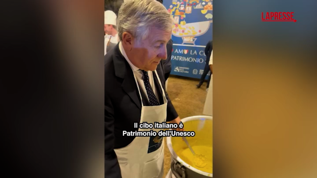 Cucina italiana patrimonio Unesco, Tajani festeggia a New Delhi servendo risotto Cucina italiana patrimonio Unesco, Tajani festeggia a New Delhi servendo risotto