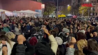 Roma, 23enne vittima di stupro all'uscita della metro: flash mob contro la violenza in Piazzale Jonio