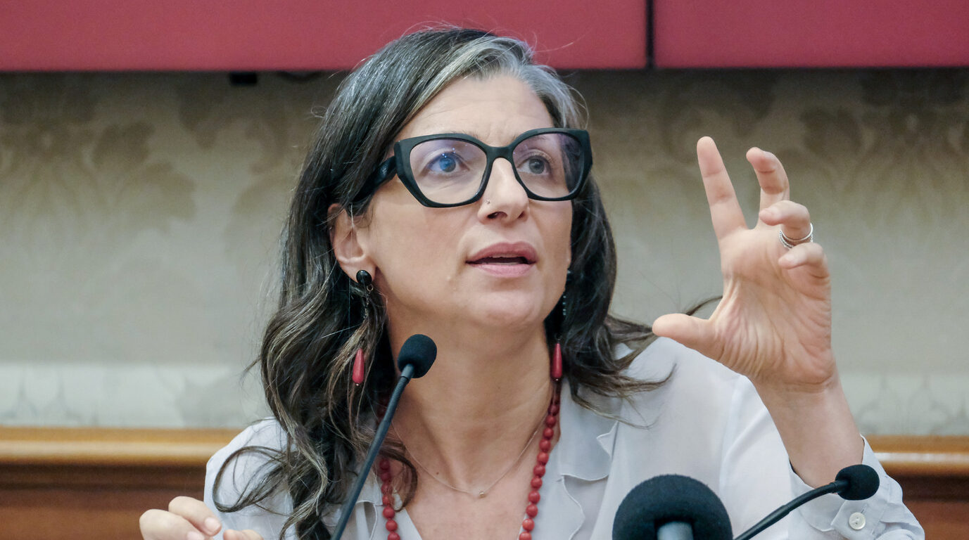 Francesca Albanese, relazione Onu sarà presentata a Firenze: è polemica Francesca Albanese, relazione Onu sarà presentata a Firenze: è polemica