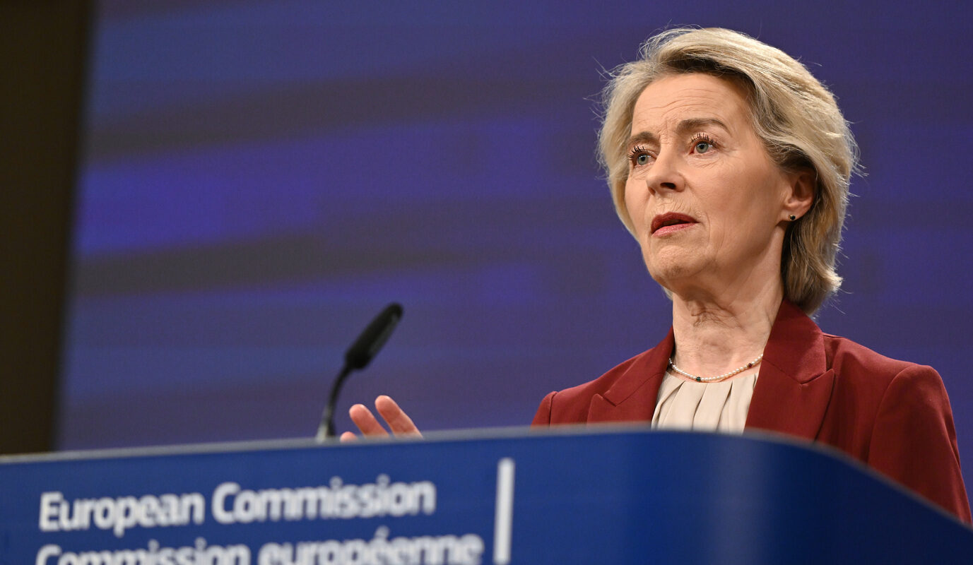Migranti, von Der Leyen lancia piano contro trafficanti di Europa e Africa Migranti, von Der Leyen lancia piano contro trafficanti di Europa e Africa