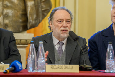 Riccardo Chailly, malore alla Scala per il maestro: interrotta la rappresentazione di Lady Macbeth. Notte in ospedale, è in buone condizioni