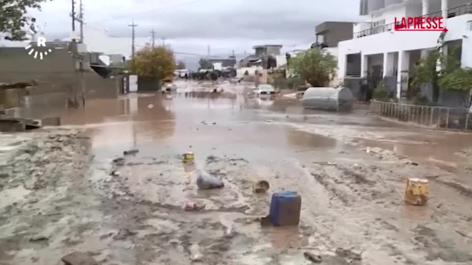 Iraq, inondazioni nel Kurdistan: città travolte da acqua e fango Iraq, inondazioni nel Kurdistan: città travolte da acqua e fango