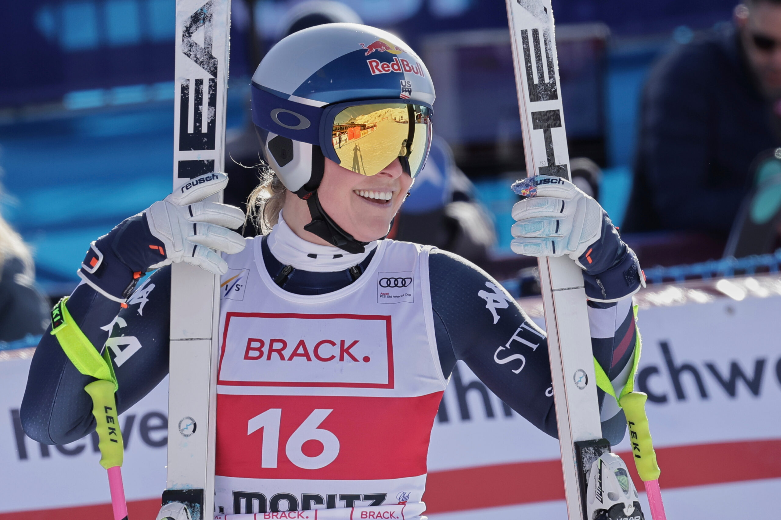 Lindsey Vonn vince a 41 anni la discesa libera di St.Moritz, Goggia quarta Lindsey Vonn vince a 41 anni la discesa libera di St.Moritz, Goggia quarta