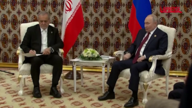 Russia, Putin incontra presidente Iran Pezeshkian in Turkmenistan