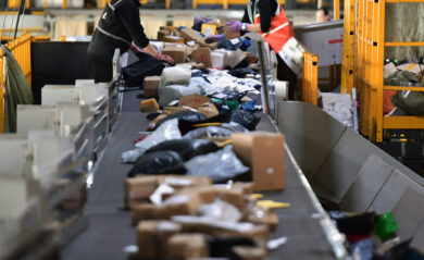 Ue, via libera a dazio da 3 euro sui piccoli pacchi da Paesi terzi