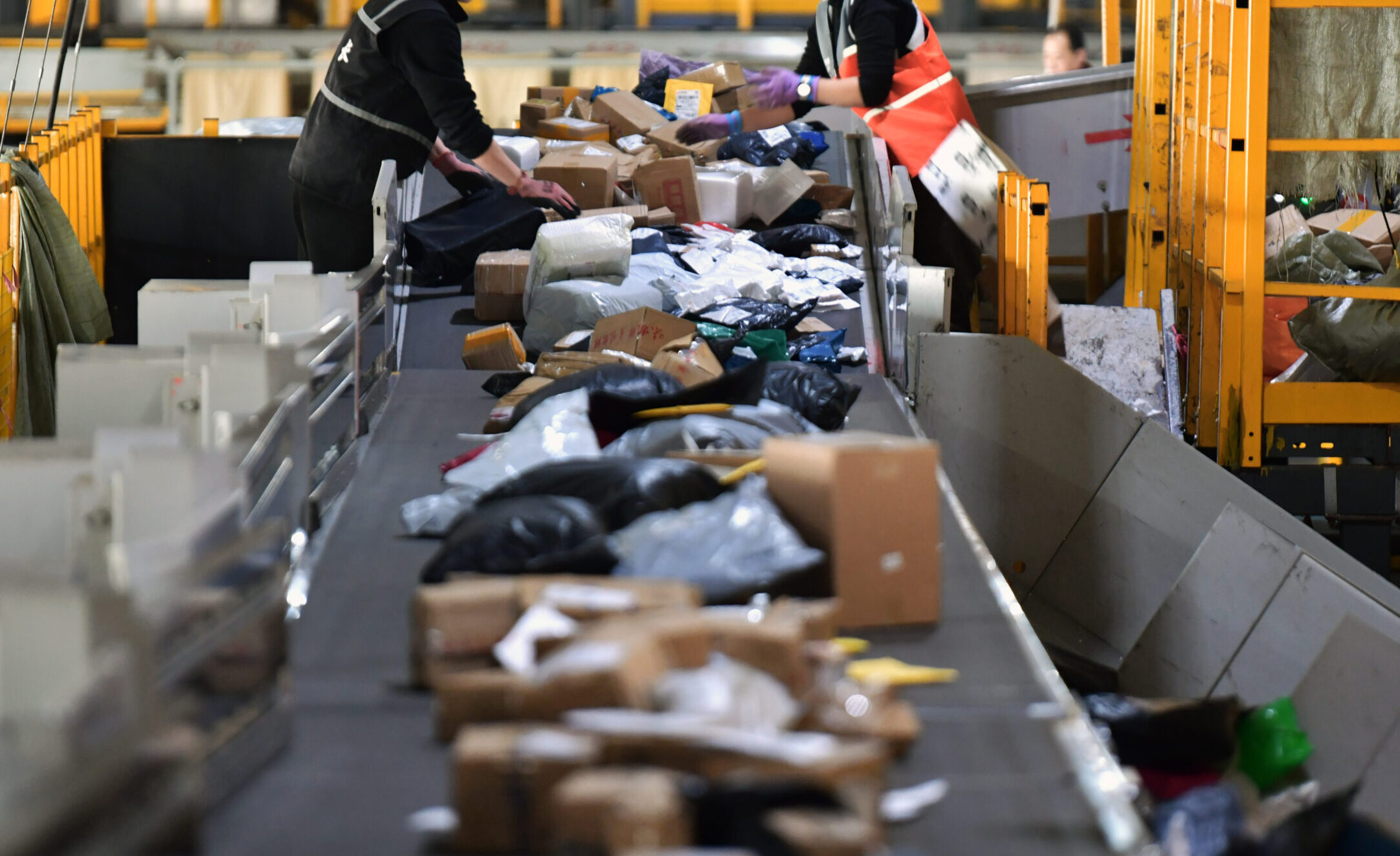 Ue, via libera a dazio da 3 euro sui piccoli pacchi da Paesi terzi Ue, via libera a dazio da 3 euro sui piccoli pacchi da Paesi terzi